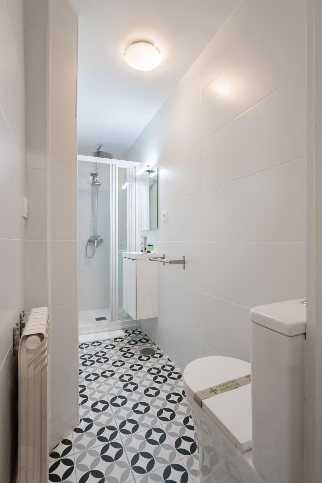 Apartamento En La Plaza De Lavapies Alquiler Temporal Madrid Extérieur photo