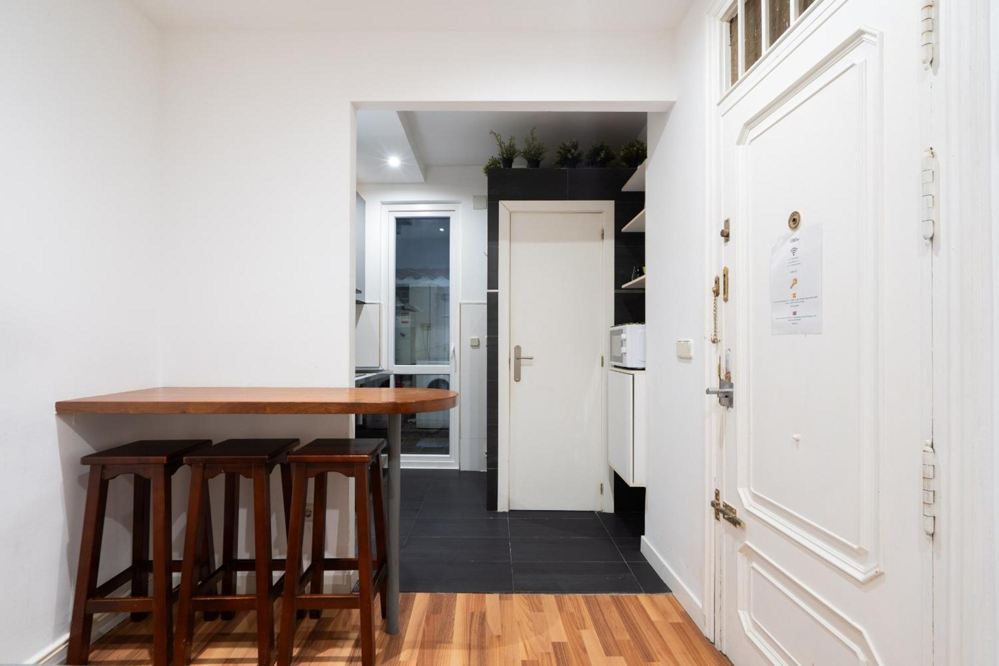 Apartamento En La Plaza De Lavapies Alquiler Temporal Madrid Extérieur photo