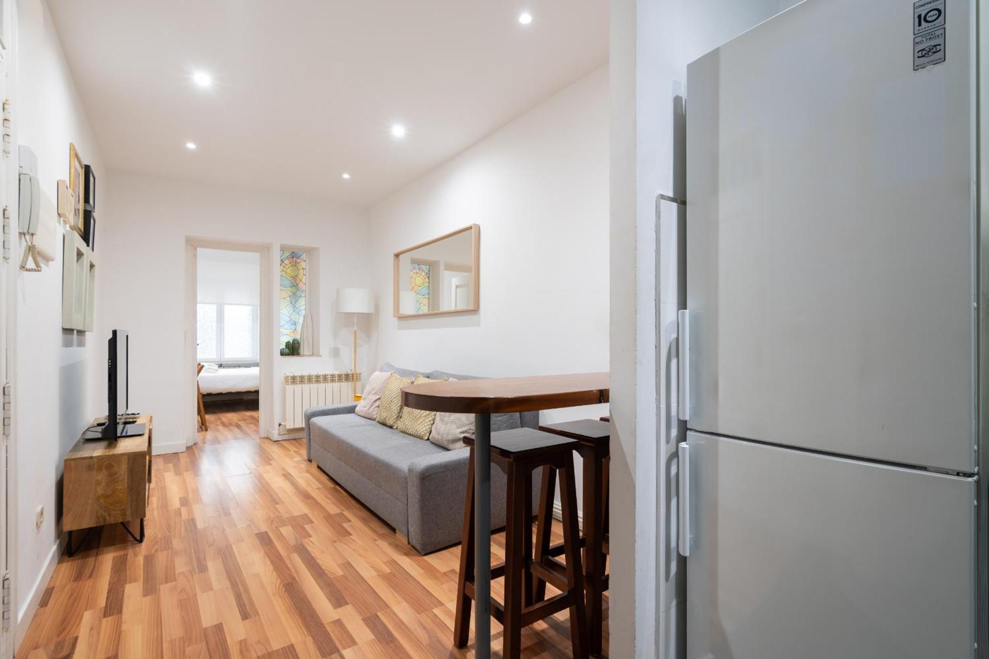 Apartamento En La Plaza De Lavapies Alquiler Temporal Madrid Extérieur photo