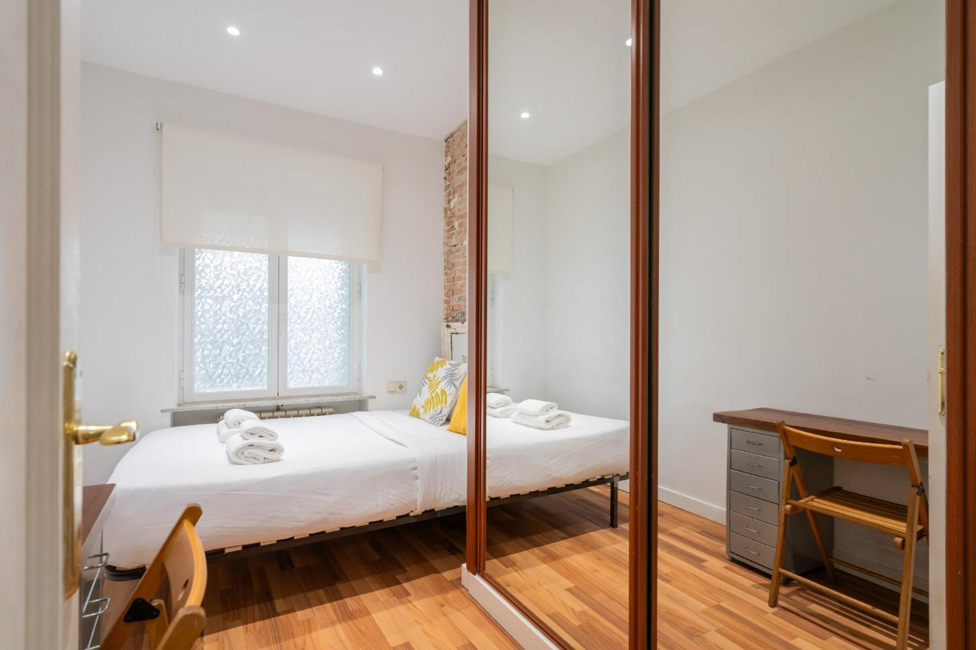 Apartamento En La Plaza De Lavapies Alquiler Temporal Madrid Extérieur photo