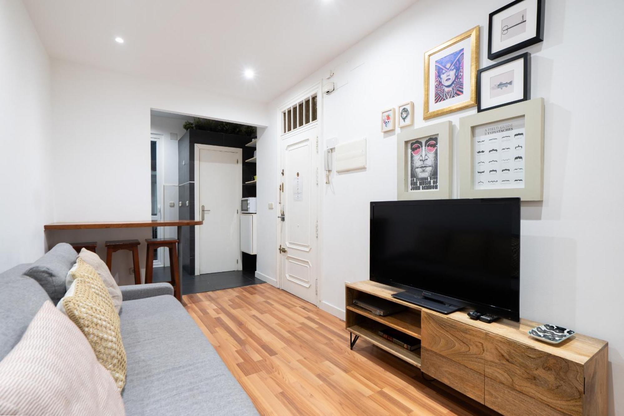 Apartamento En La Plaza De Lavapies Alquiler Temporal Madrid Extérieur photo
