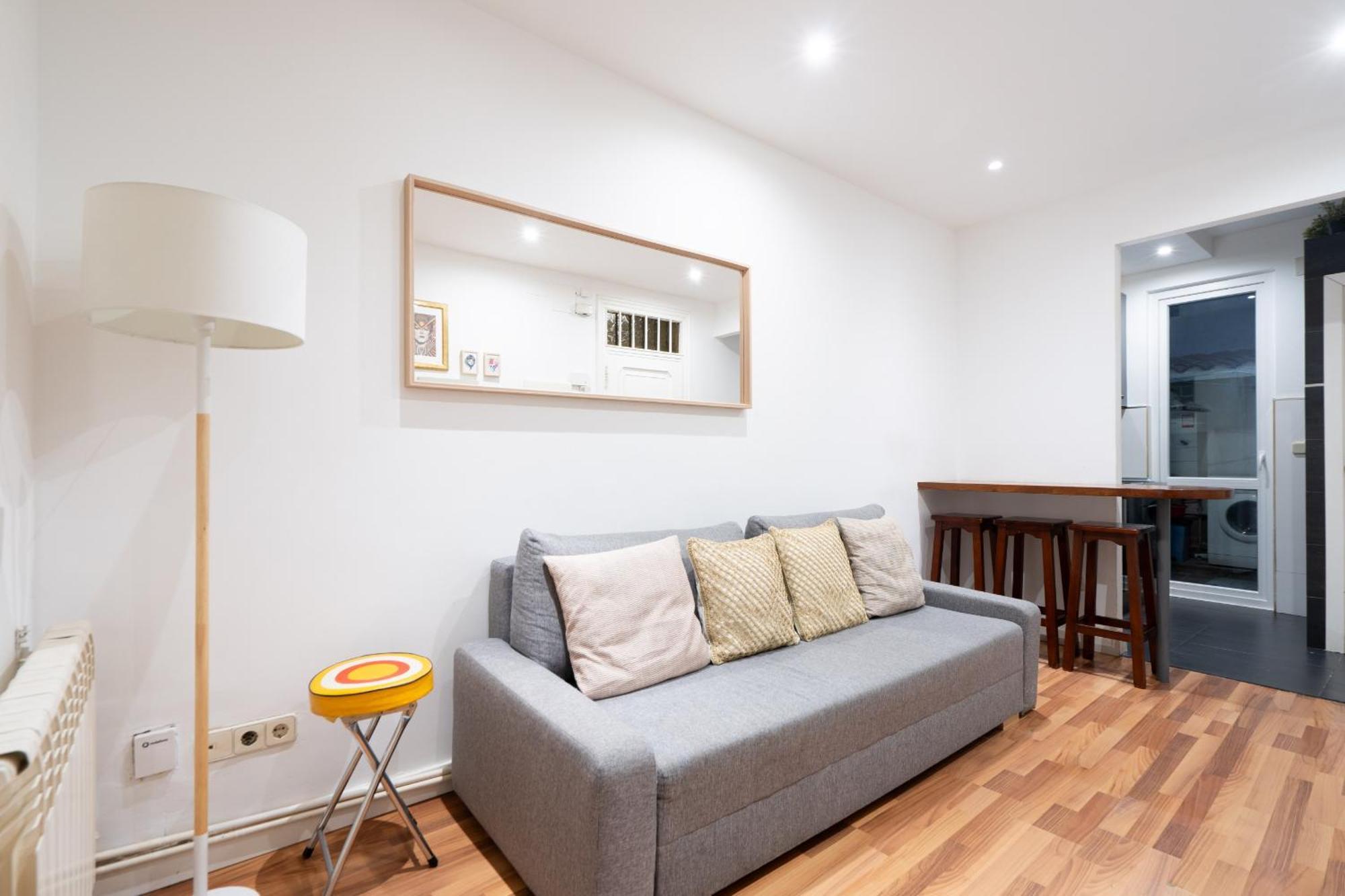 Apartamento En La Plaza De Lavapies Alquiler Temporal Madrid Extérieur photo