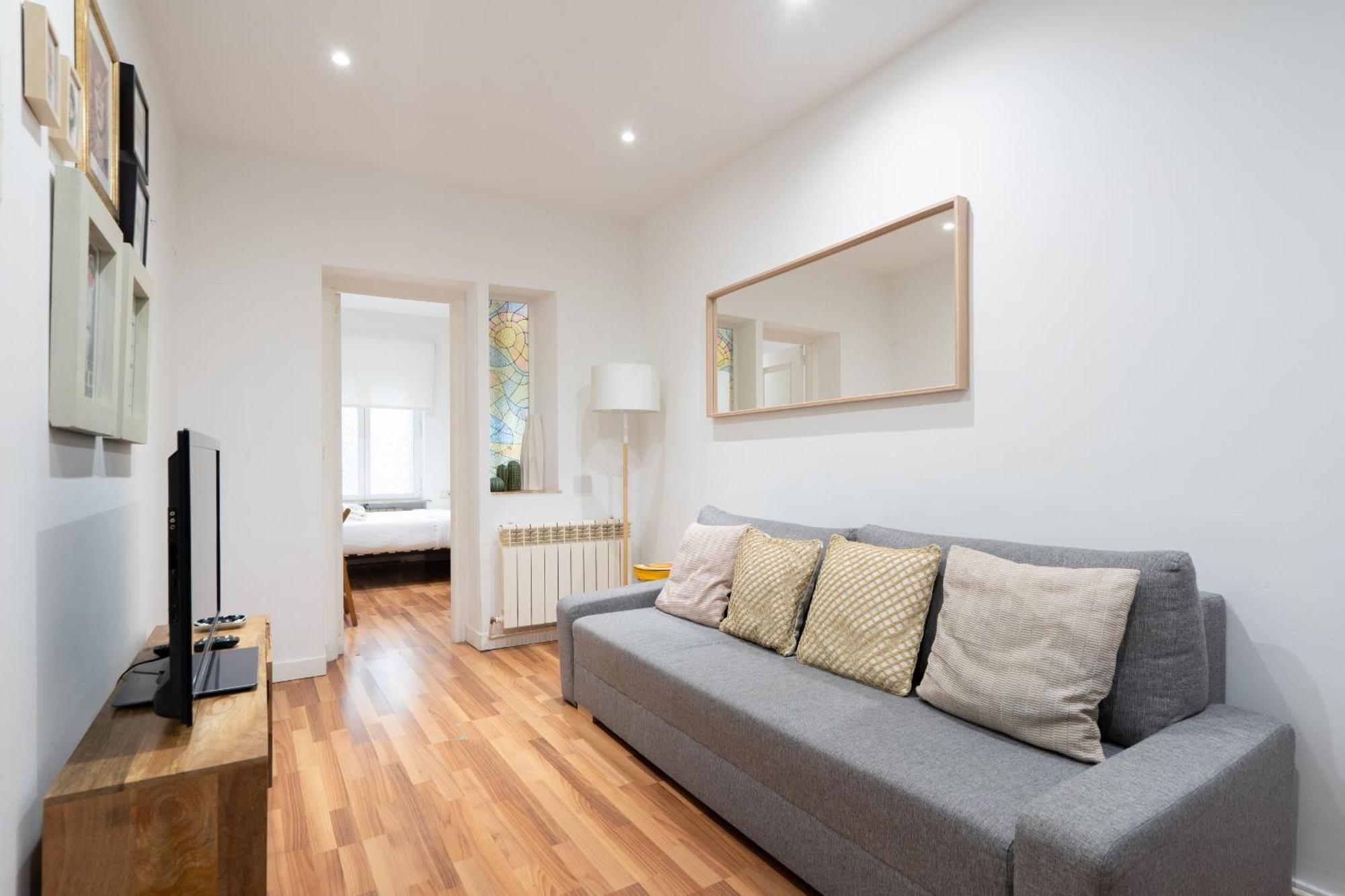 Apartamento En La Plaza De Lavapies Alquiler Temporal Madrid Extérieur photo
