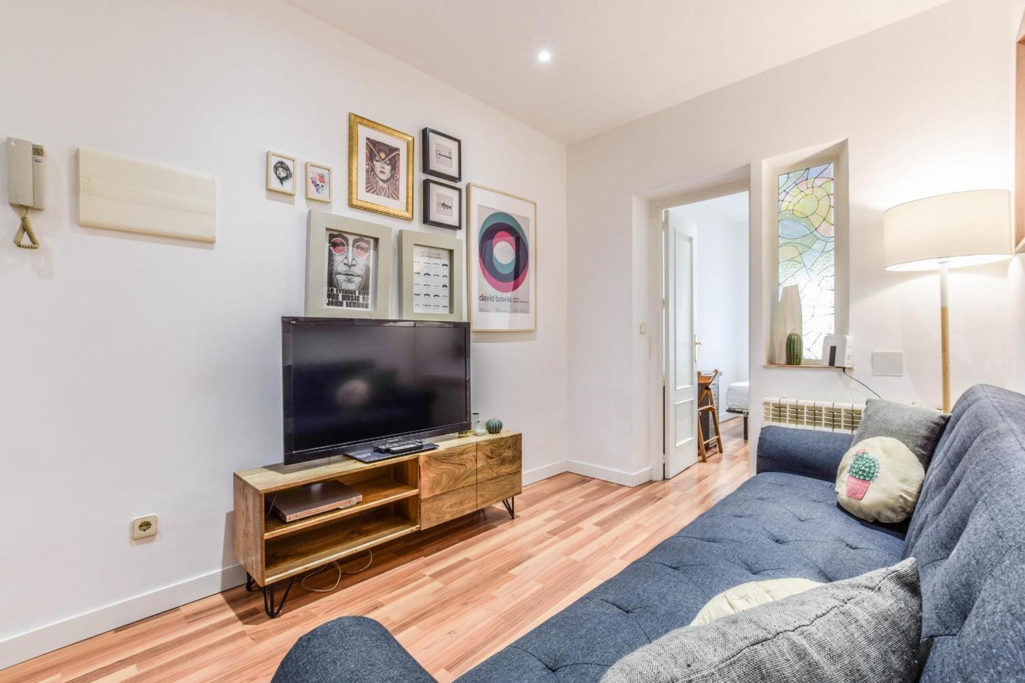 Apartamento En La Plaza De Lavapies Alquiler Temporal Madrid Extérieur photo